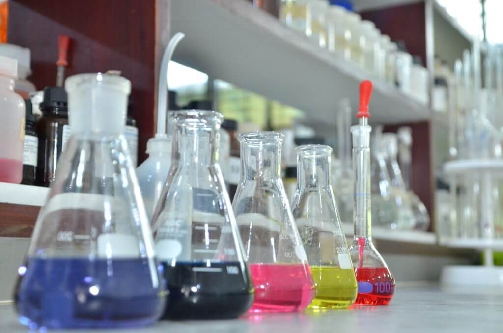 Bagaimana Cara Menggunakan Timbangan Laboratorium?