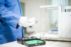 Kalibrasi Internal vs Eksternal pada Timbangan Analitik