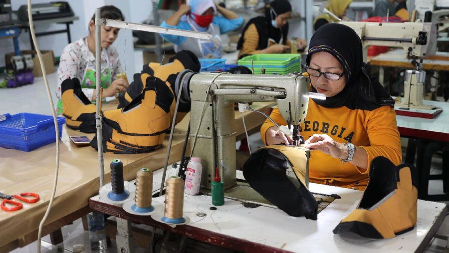 Timbangan industri digital untuk proses produksi pabrik sepatu