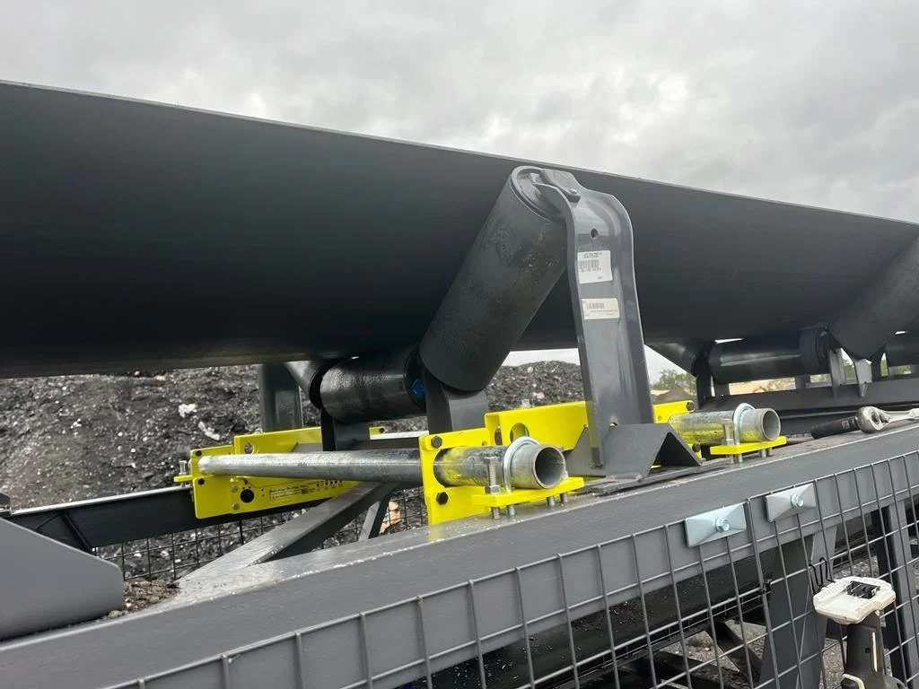 Belt scale pada conveyor untuk memantau aliran material menuju proses smelter.